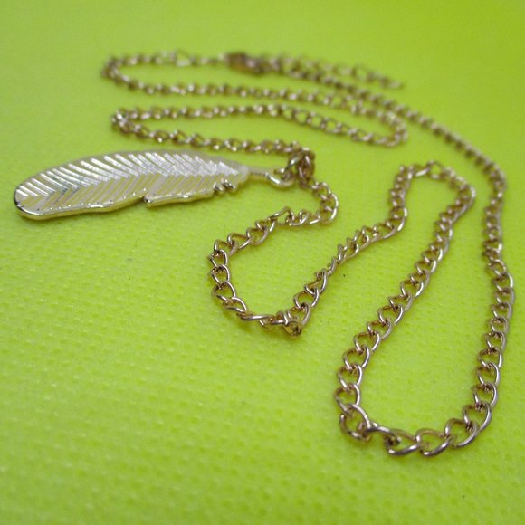 Feather Necklace Rose Gold Tone Metal Feather Pendant Necklace W Extension Chain - Picture 8 of 9